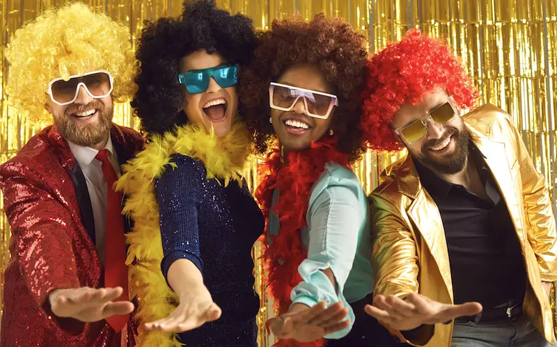 Photo-Booth Norddeutschland – Discokostüme und bunte Perücken